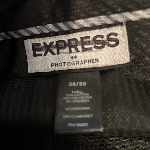 Express Photographer Men’s Fitted Suit + FREE Shirt - Picture 10 of 13